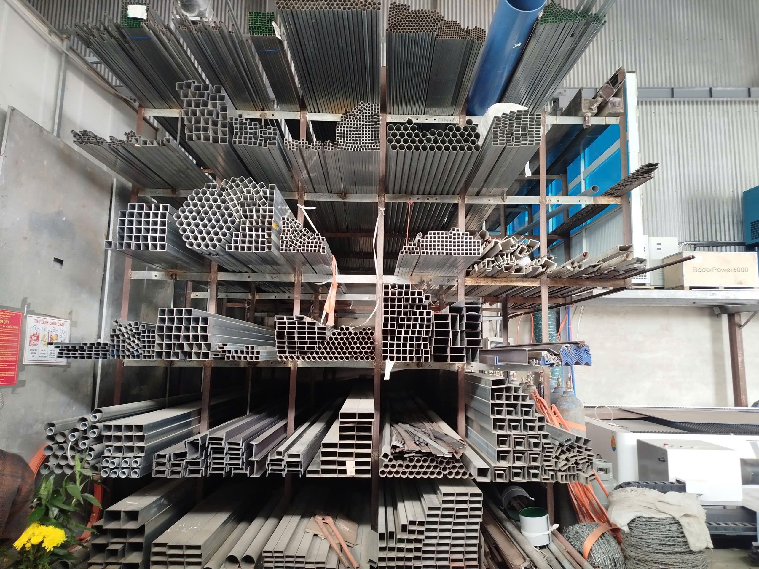 Kho thép xây dựng
