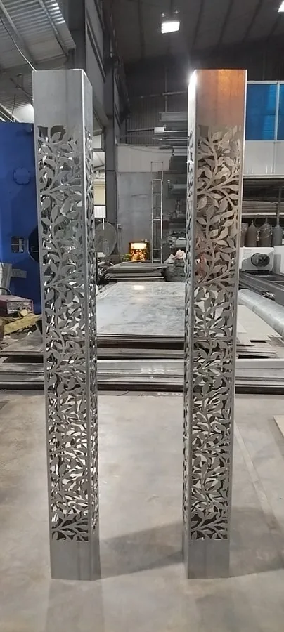 Trụ kim loại trang trí cắt laser CNC nghệ thuật